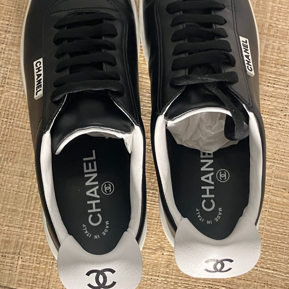 AUTHENTIC Chanel Calfskin CC Logo Uniform Sneakers Black White Size 36.5 / 6.5